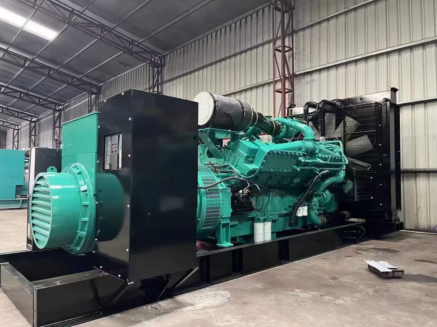 汝城如何降低 800kW 柴油发电机输出电流的波动？